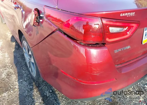 2015 Kia Optima Sx Turbo z USA, uszkodzony, nr VIN 5XXGR4A60FG399031